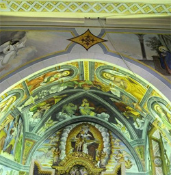 L'interno restaurato della chiesa di Teregua a Valfurva